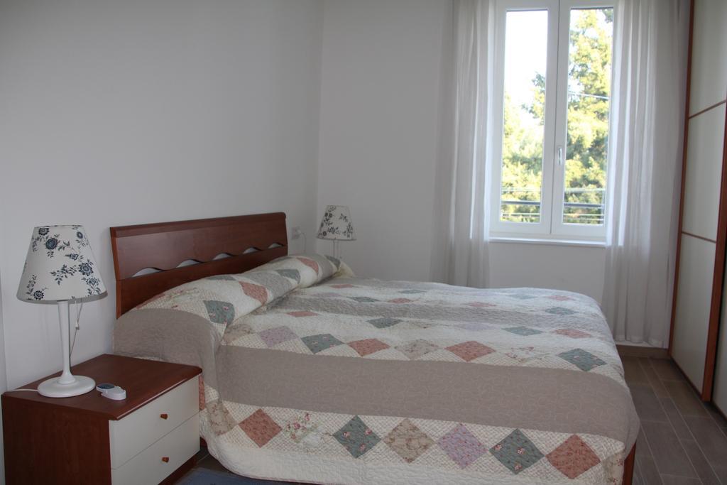 Bed and Breakfast La Ciliegia Bianca Belgirate Pokoj fotografie